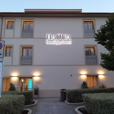 Aqua Boutique Hotel カスティリオーネ・デッラ・ペスカーイア エクステリア 写真