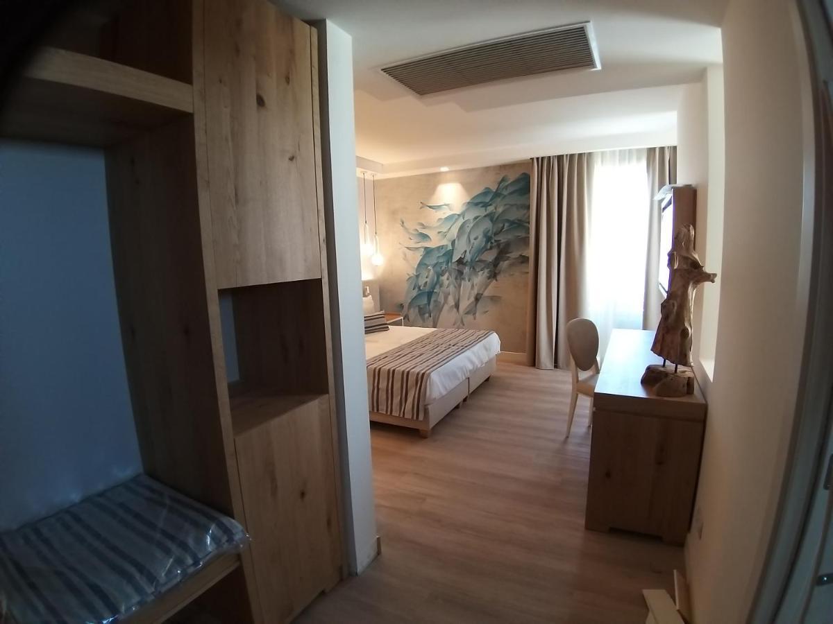 Aqua Boutique Hotel カスティリオーネ・デッラ・ペスカーイア エクステリア 写真