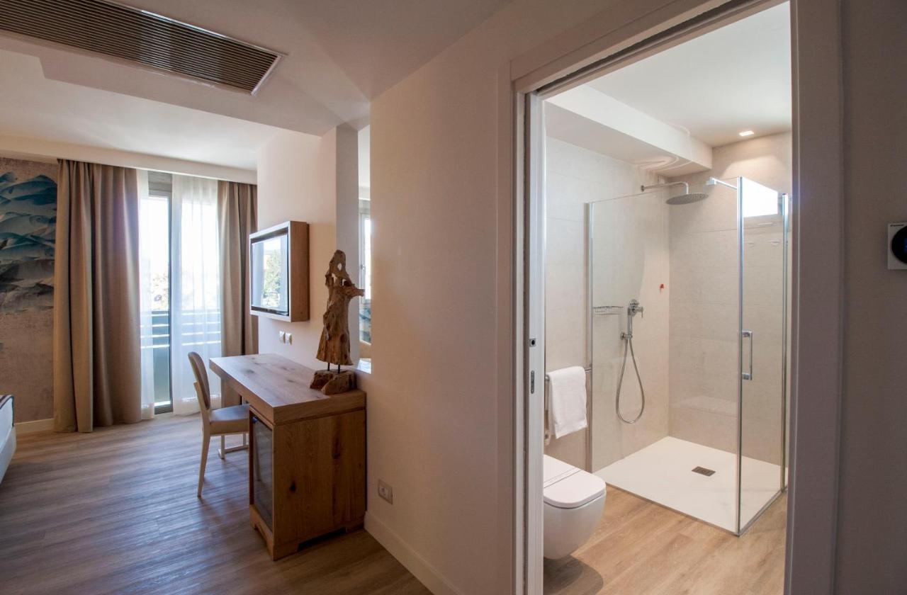 Aqua Boutique Hotel カスティリオーネ・デッラ・ペスカーイア エクステリア 写真