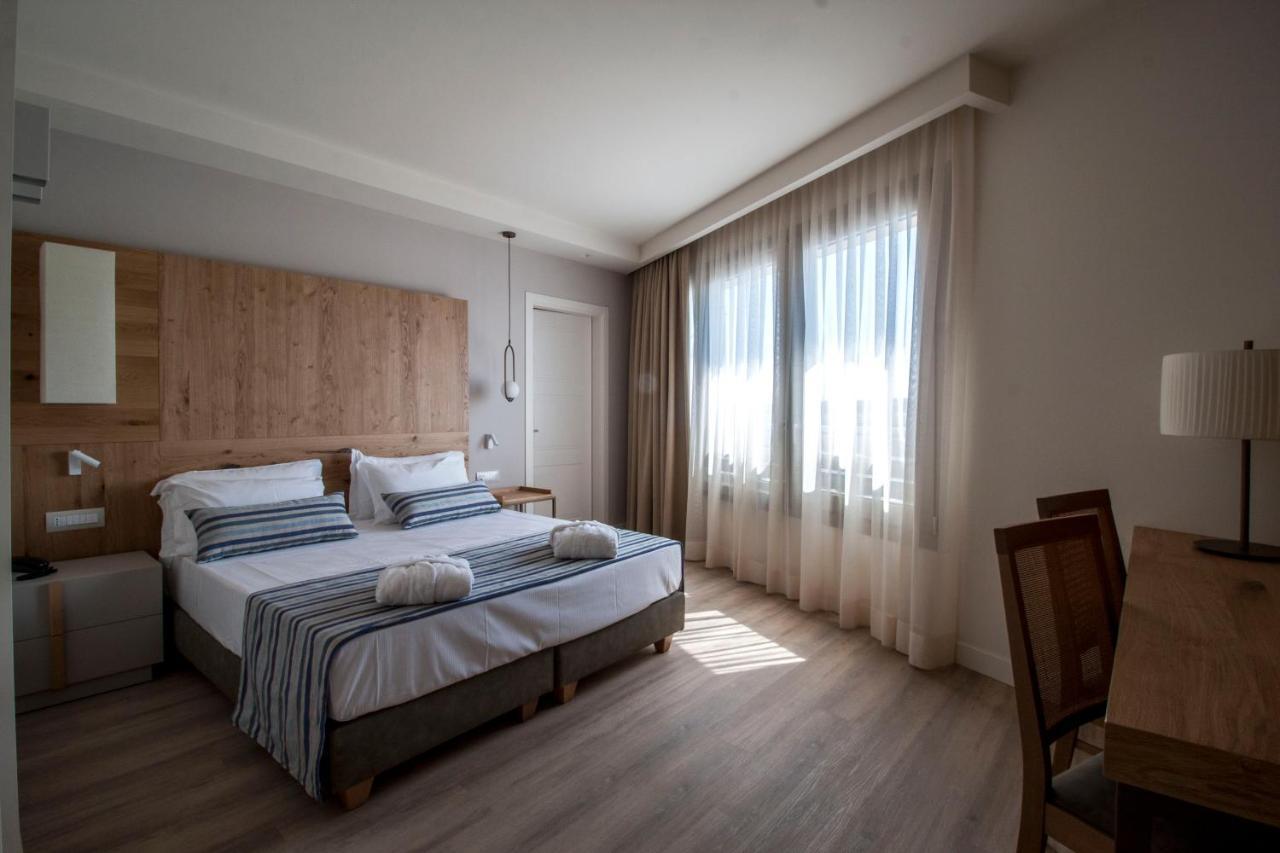 Aqua Boutique Hotel カスティリオーネ・デッラ・ペスカーイア エクステリア 写真