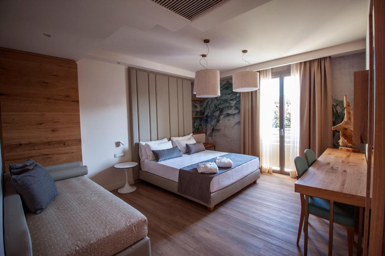 Aqua Boutique Hotel カスティリオーネ・デッラ・ペスカーイア エクステリア 写真