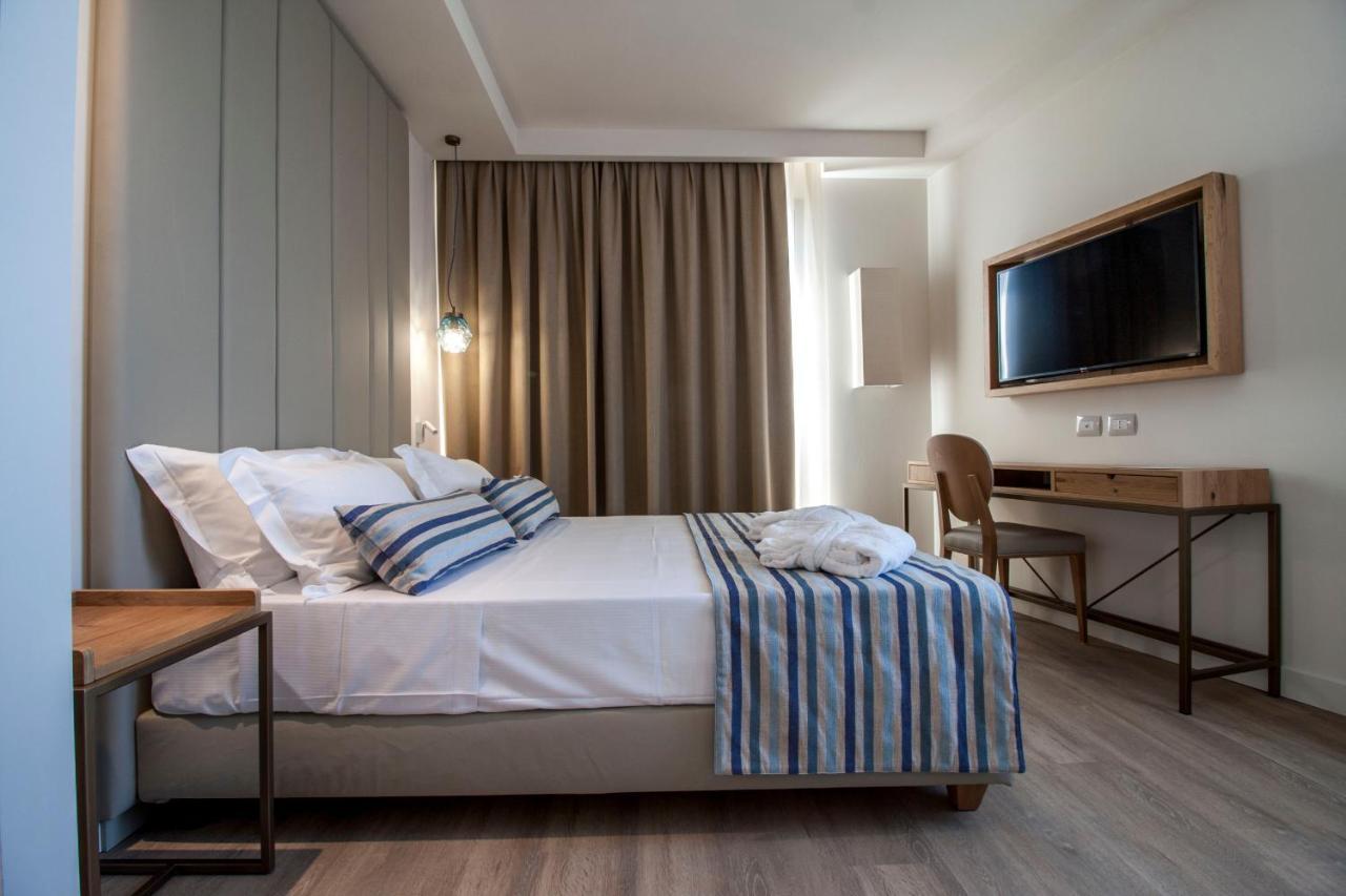 Aqua Boutique Hotel カスティリオーネ・デッラ・ペスカーイア エクステリア 写真