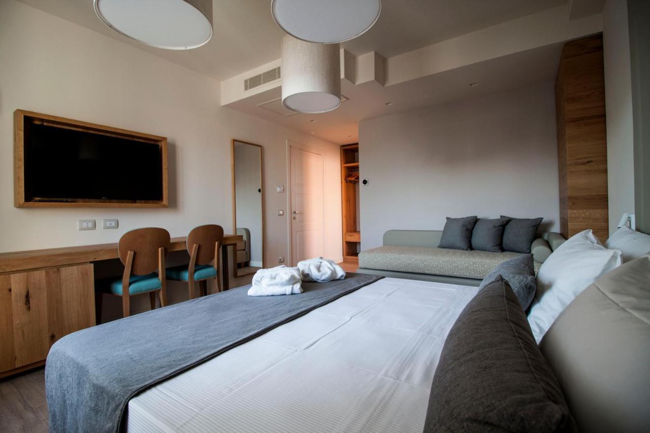 Aqua Boutique Hotel カスティリオーネ・デッラ・ペスカーイア エクステリア 写真