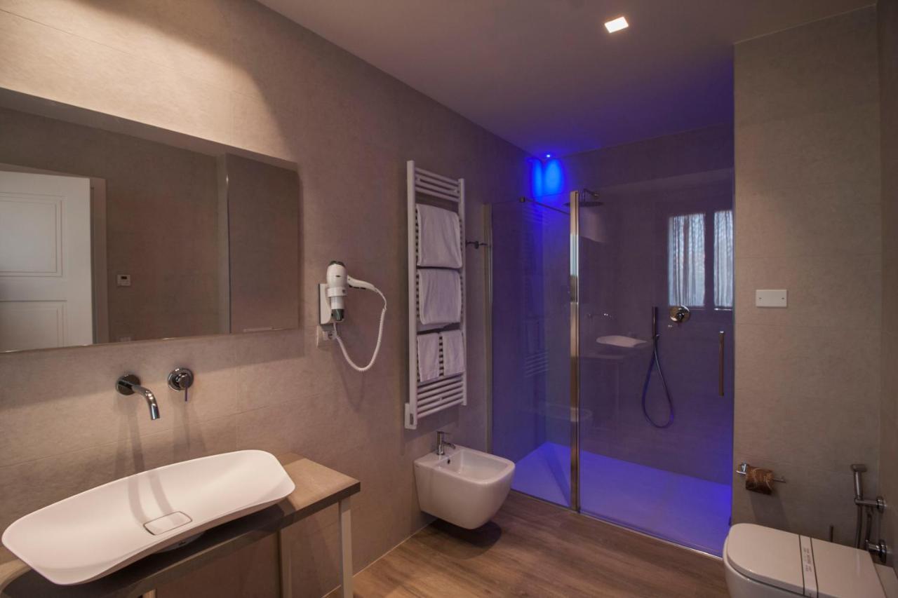 Aqua Boutique Hotel カスティリオーネ・デッラ・ペスカーイア エクステリア 写真